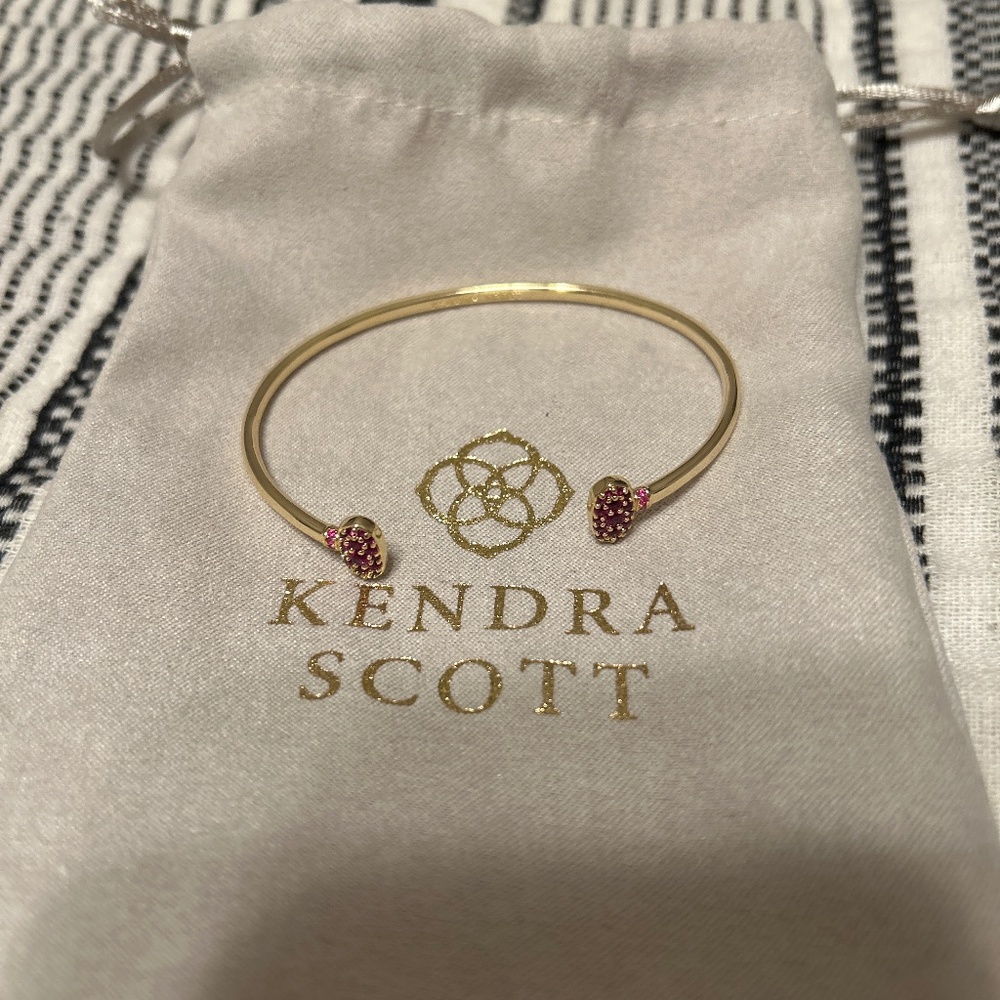 Kendra Scott bracelet